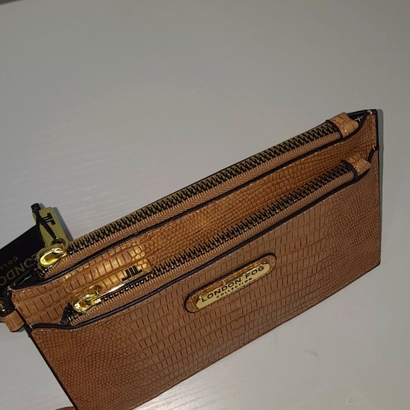 NWT Tan and Gold Lizard Wristlet - Picture 5 of 6